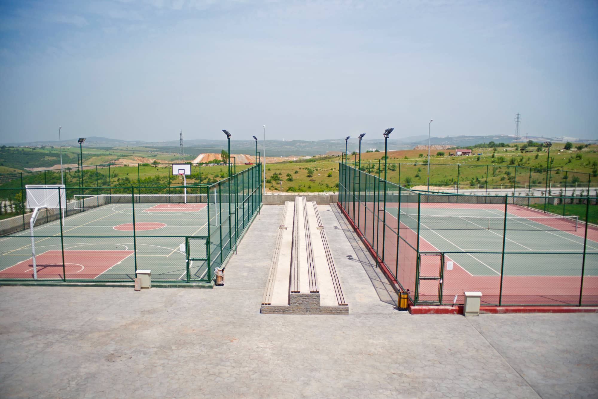 Clôtures sportives et équipements de sécurité dans le Var