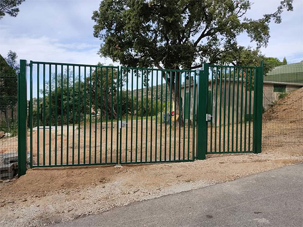 Portail et portillon installation dans le Var